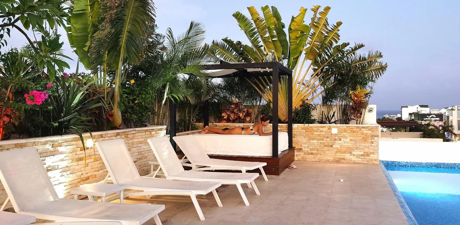 The City Condos By Menesse Playa del Carmen México